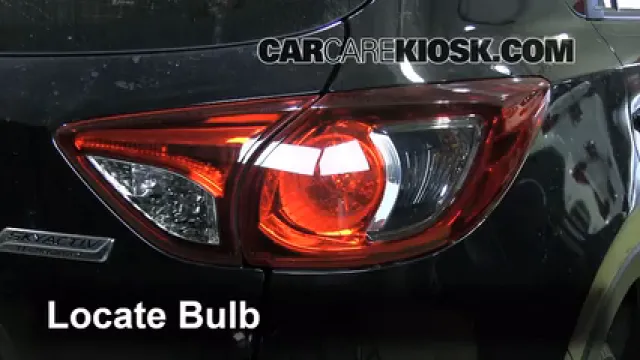 2013 Mazda CX-5 Sport 2.0L 4 Cyl. Éclairage Feu stop (remplacer ampoule)